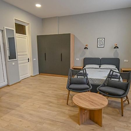 Big Studio Apt.On Liberty Square Tbilissi Extérieur photo