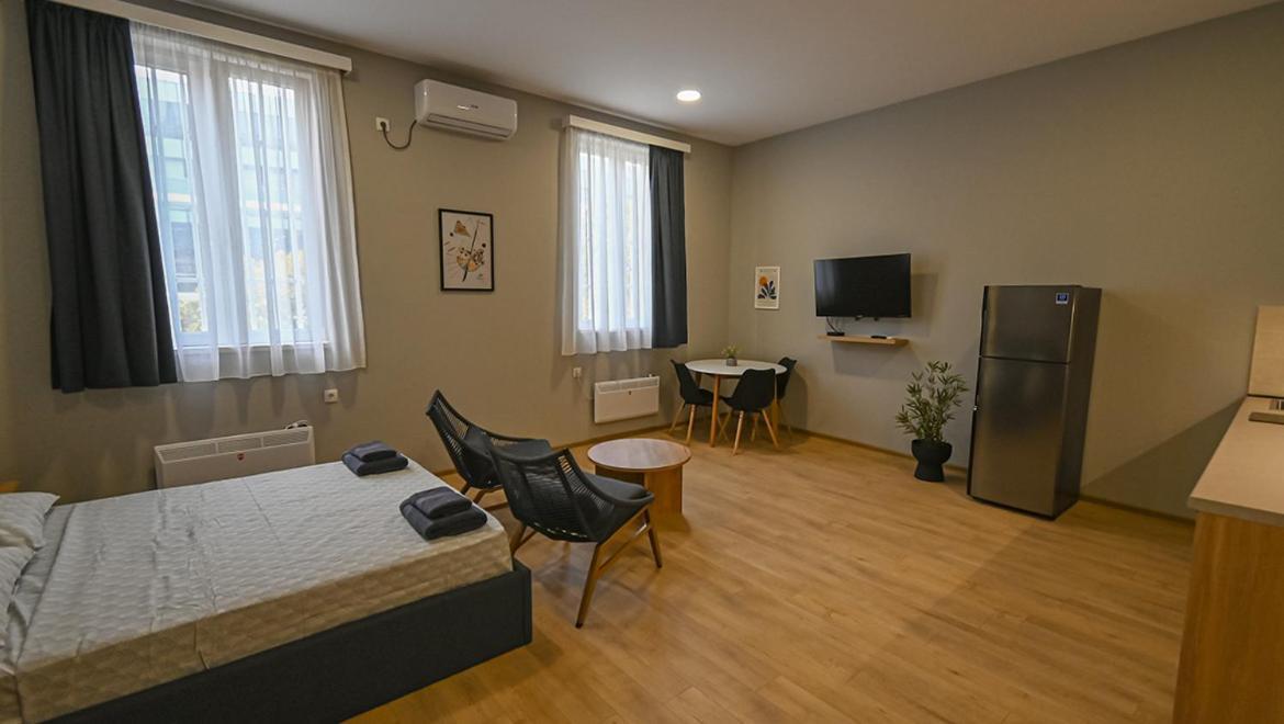 Big Studio Apt.On Liberty Square Tbilissi Extérieur photo